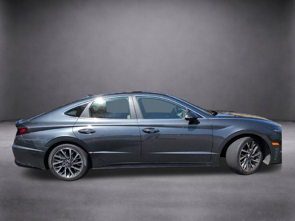 Used 2022 Hyundai Sonata Limited w/ Cargo Package FWD image 10