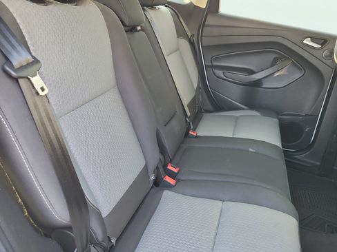 Used 2017 Ford Escape SE w/ Equipment Group 201A FWD image 15