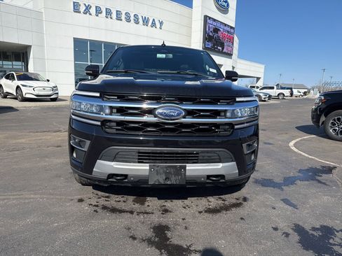 Used 2023 Ford Expedition Max Limited image 2