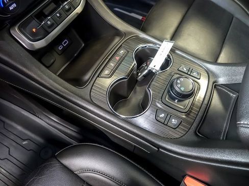 Used 2021 GMC Acadia SLT w/ Elevation Edition image 28