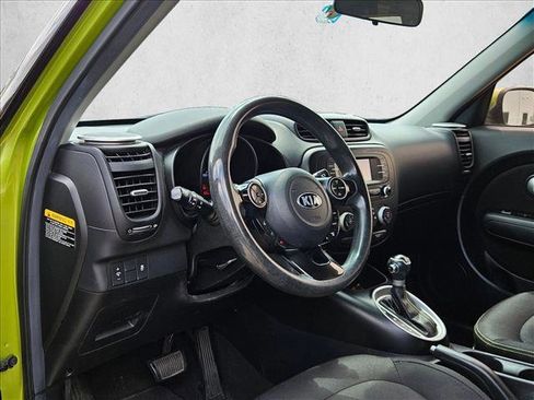 Used 2016 Kia Soul + FWD image 10