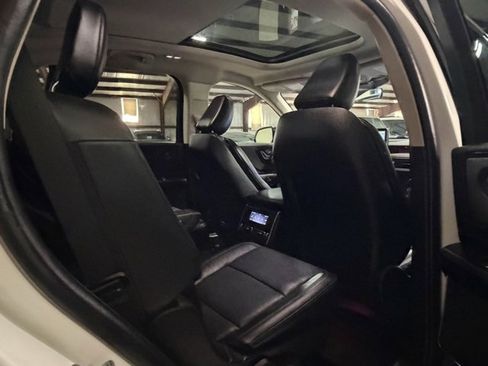 Used 2023 Lincoln Aviator Reserve w/ Equipment Group 201A image 12