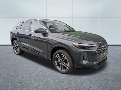 New 2025 Audi Q5 Premium image 1