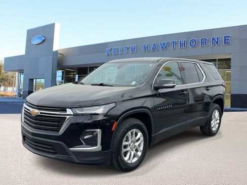Used 2023 Chevrolet Traverse LS w/ Safety Package FWD image 3