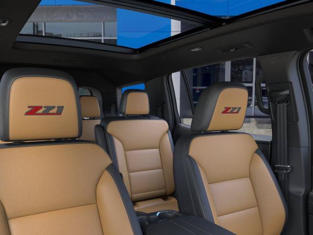 New 2027 Chevrolet Traverse Z71 w/ LPO, Floor Liner Package AWD/4WD image 24