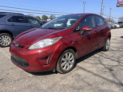 Used 2013 Ford Fiesta SE FWD image 4