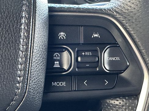 Used 2024 Toyota Tacoma TRD Off-Road image 38