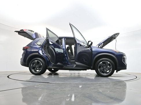 Used 2024 Nissan Rogue SV FWD image 47