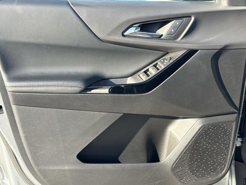 Used 2025 Chevrolet Equinox LT image 16