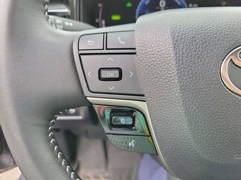 Used 2026 Toyota Camry SE FWD image 19