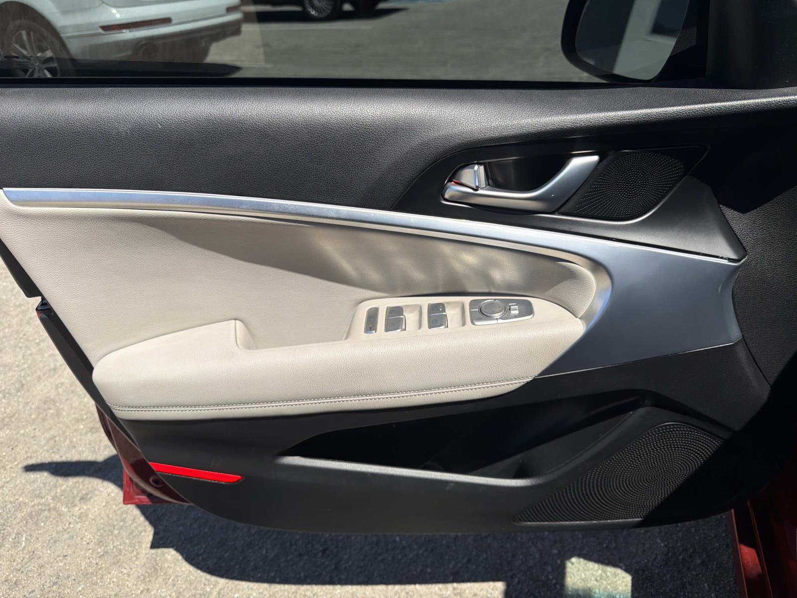 Used 2023 Genesis G70 2.0T AWD/4WD image 12