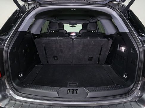 Used 2023 Ford Explorer XLT w/ Equipment Group 202A image 11