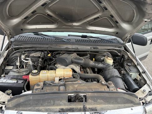 Used 2005 Ford Excursion XLT image 21