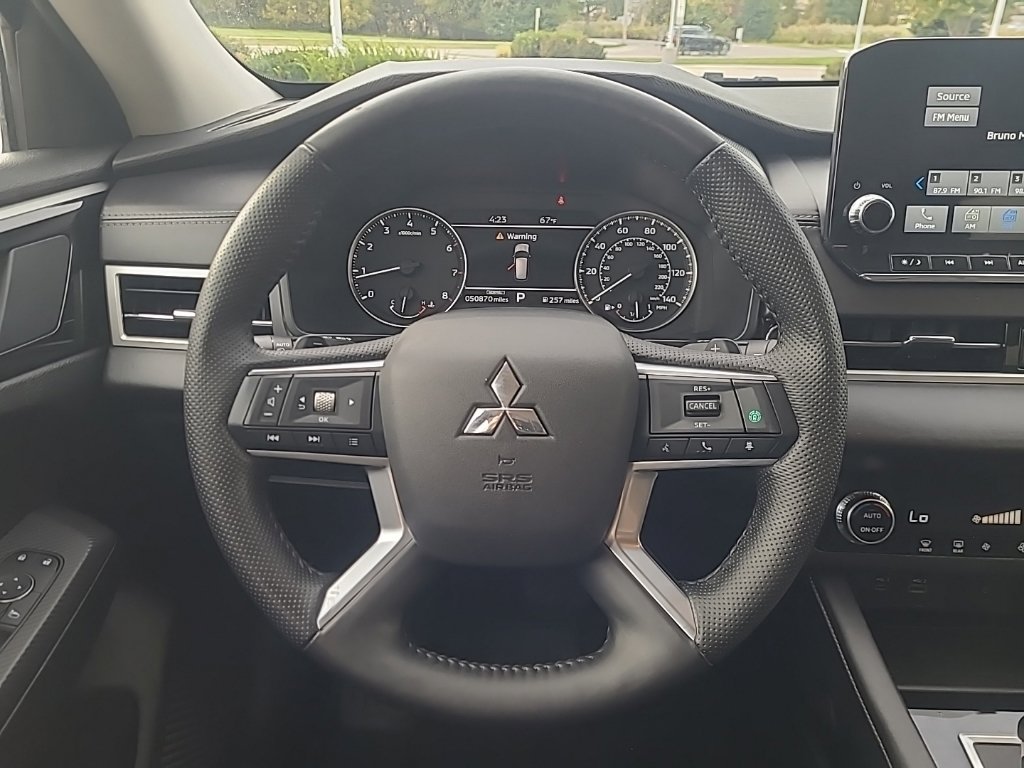 Used 2024 Mitsubishi Outlander SE AWD/4WD image 14