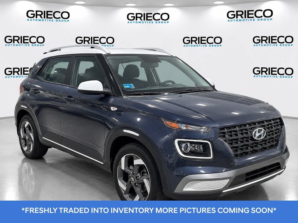 Used 2023 Hyundai Venue Limited FWD image 1