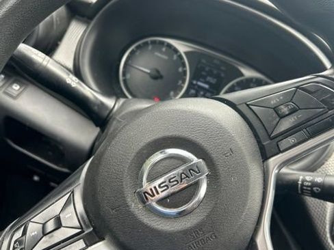 Used 2018 Nissan Kicks S FWD image 15