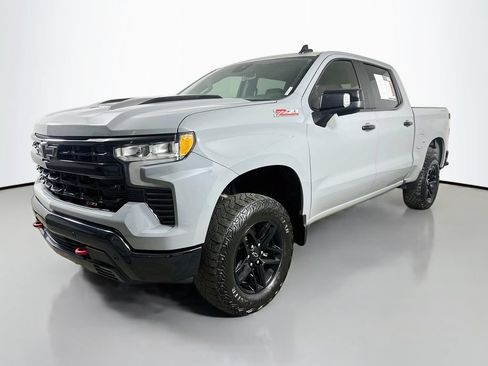 Used 2024 Chevrolet Silverado 1500 LT Trail Boss w/ Convenience Package II AWD/4WD image 3