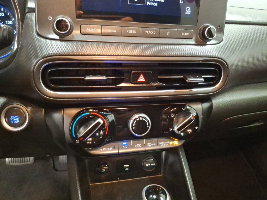 Used 2023 Hyundai Kona SEL AWD/4WD image 24