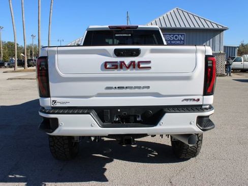 Used 2024 GMC Sierra 2500 AT4 w/ AT4 Premium Plus Package image 9