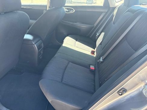 Used 2019 Nissan Sentra SV FWD image 9