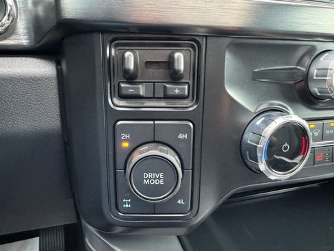 Used 2025 Ford F350 Lariat w/ Lariat Ultimate Package image 23