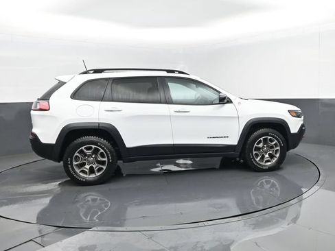 Used 2022 Jeep Cherokee Trailhawk w/ Premium Leather Package AWD/4WD image 4