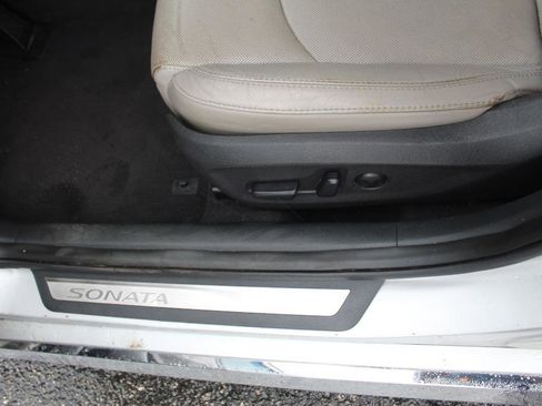 Used 2016 Hyundai Sonata Limited FWD image 10