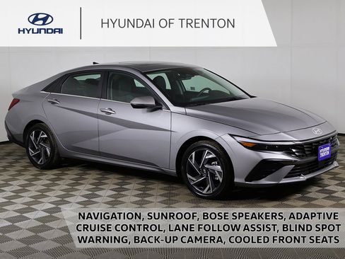 Certified 2025 Hyundai Elantra Limited image 1