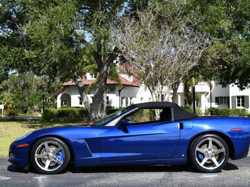 Used 2007 Chevrolet Corvette Convertible w/ Preferred Equipment Group RWD image 28