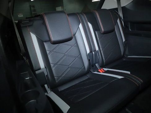 Used 2025 Volkswagen Atlas Peak Edition SE image 36