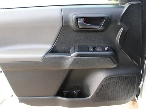 Used 2022 Toyota Tacoma SR image 10