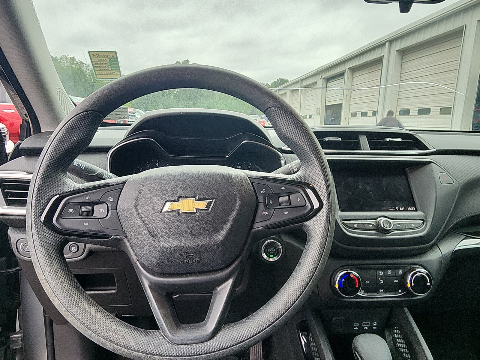 Used 2023 Chevrolet TrailBlazer LT FWD image 12