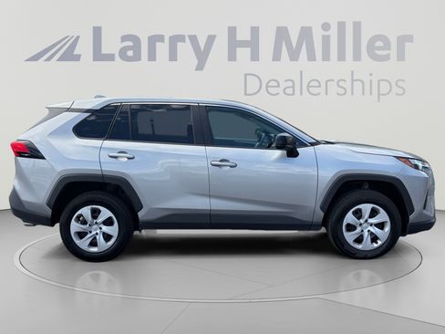 Used 2025 Toyota RAV4 LE AWD/4WD image 6