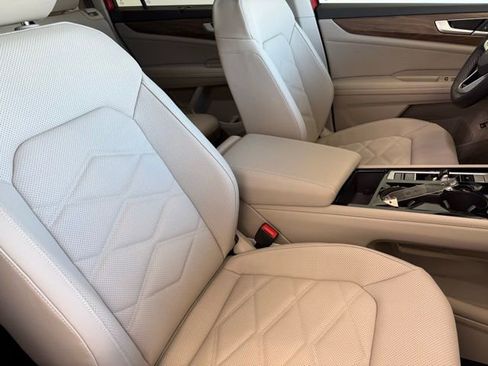 New 2025 Volkswagen Atlas SE image 26