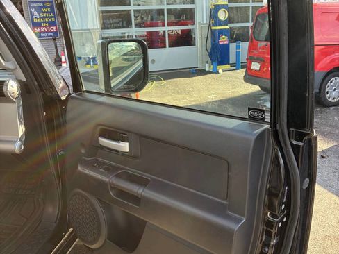 Used 2007 Toyota FJ Cruiser 4WD image 26