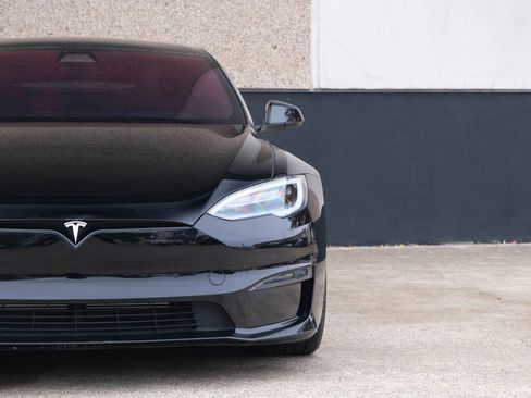 Used 2021 Tesla Model S Plaid image 3