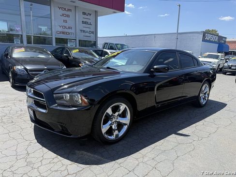 Used 2013 Dodge Charger SXT Plus RWD image 3