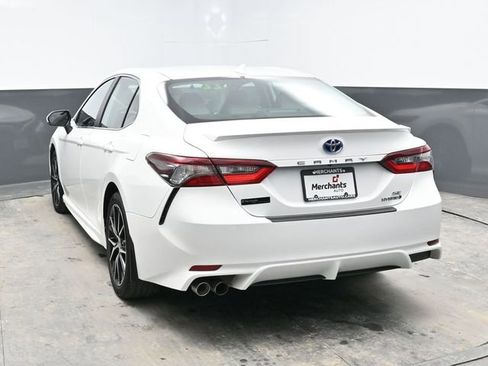 Used 2022 Toyota Camry SE image 5