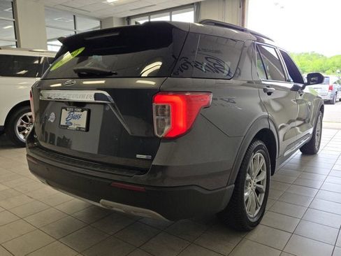 Used 2020 Ford Explorer XLT w/ Equipment Group 202A AWD/4WD image 12