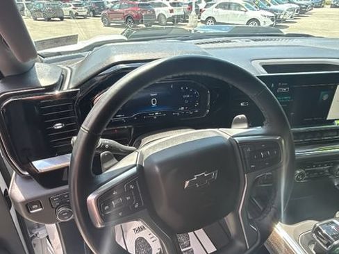 Used 2025 Chevrolet Silverado 1500 LT Trail Boss w/ Convenience Package II AWD/4WD image 14