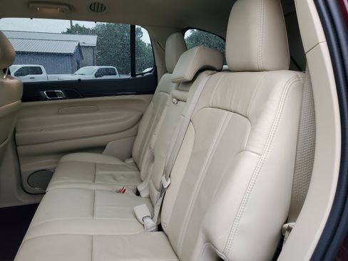 Used 2019 Lincoln MKT AWD image 21