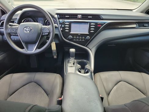 Used 2020 Toyota Camry LE FWD image 12