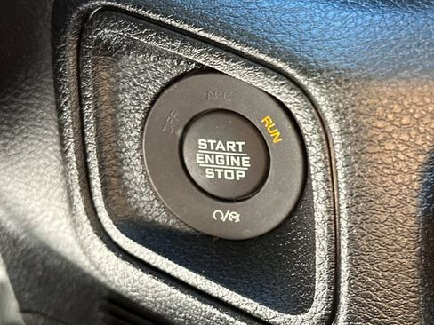 Used 2024 Jeep Wrangler Unlimited w/ Convenience Group AWD/4WD image 34
