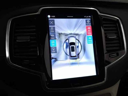 Certified 2024 Volvo XC90 B6 Ultimate w/ Protection Package Premier image 30