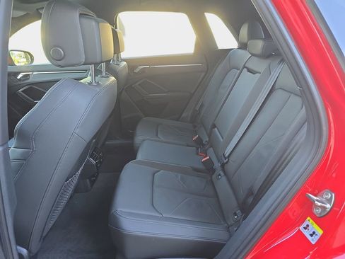 Used 2023 Audi Q3 2.0T Premium w/ Black Optic Sport Package image 12