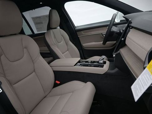 New 2026 Volvo XC90 B6 Ultra w/ Lounge Package image 36