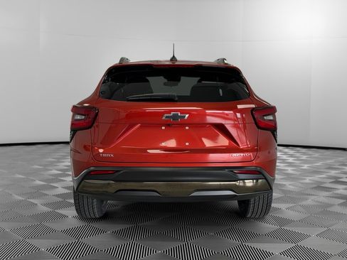 Used 2024 Chevrolet Trax ACTIV w/ Sunroof Package FWD image 7