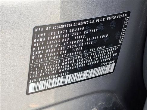 Used 2024 Volkswagen Tiguan SE R-Line image 26