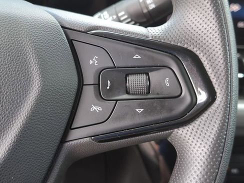 Used 2025 Chevrolet TrailBlazer LT AWD/4WD image 24