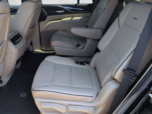 Used 2023 Cadillac Escalade Premium Luxury w/ Performance Package AWD/4WD image 28